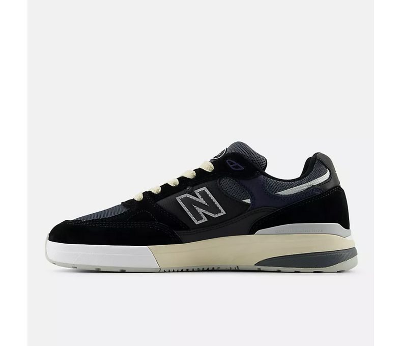 Numeric Andrew Reynolds 933