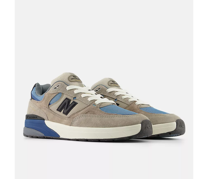 Numeric Andrew Reynolds 933