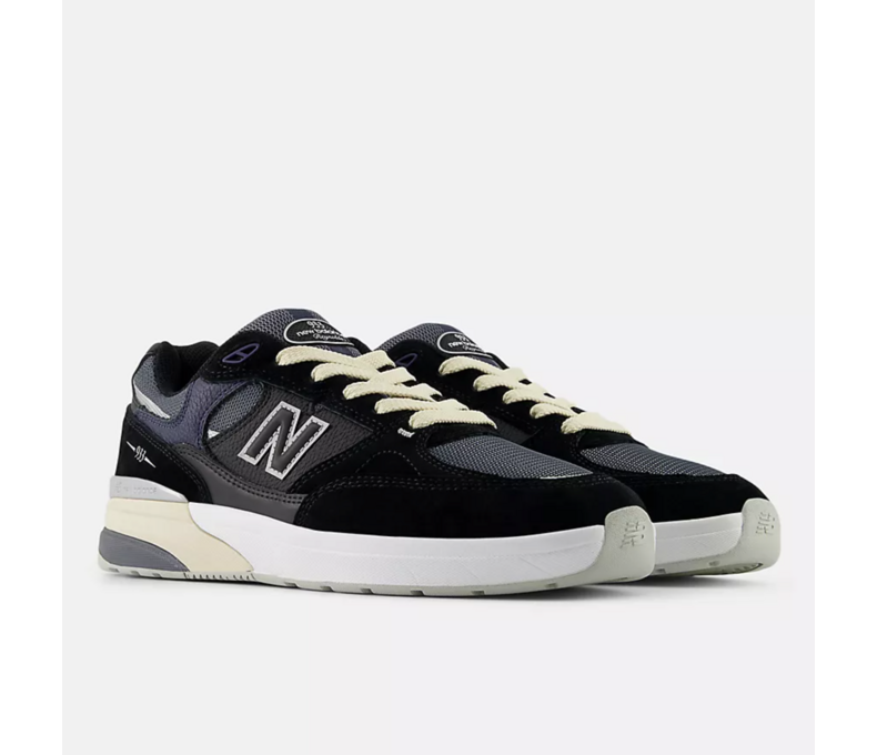 Numeric Andrew Reynolds 933