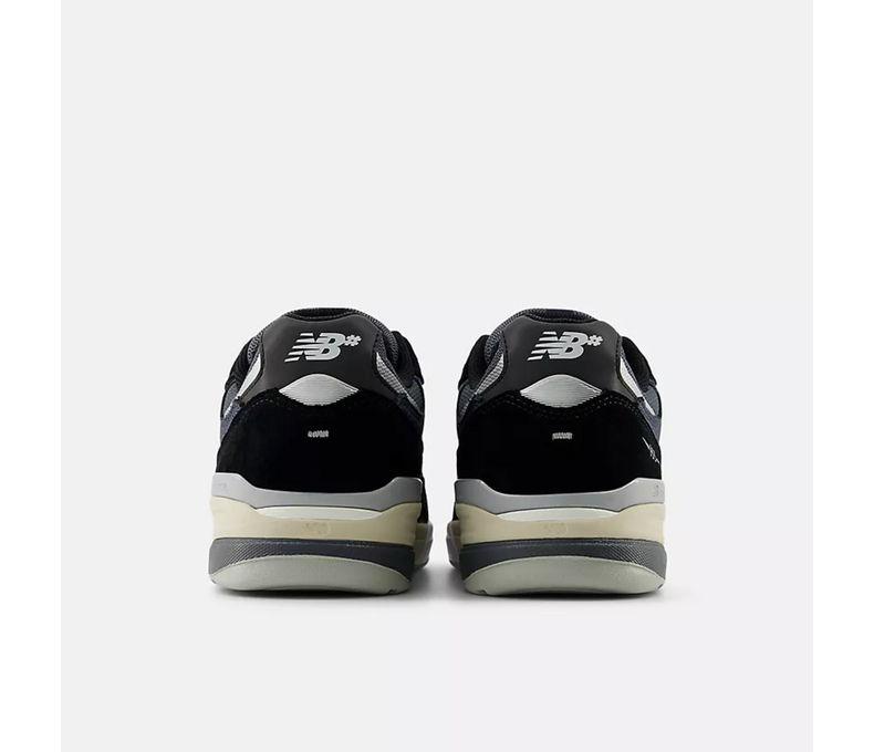 Numeric Andrew Reynolds 933