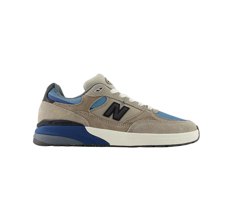 Numeric Andrew Reynolds 933