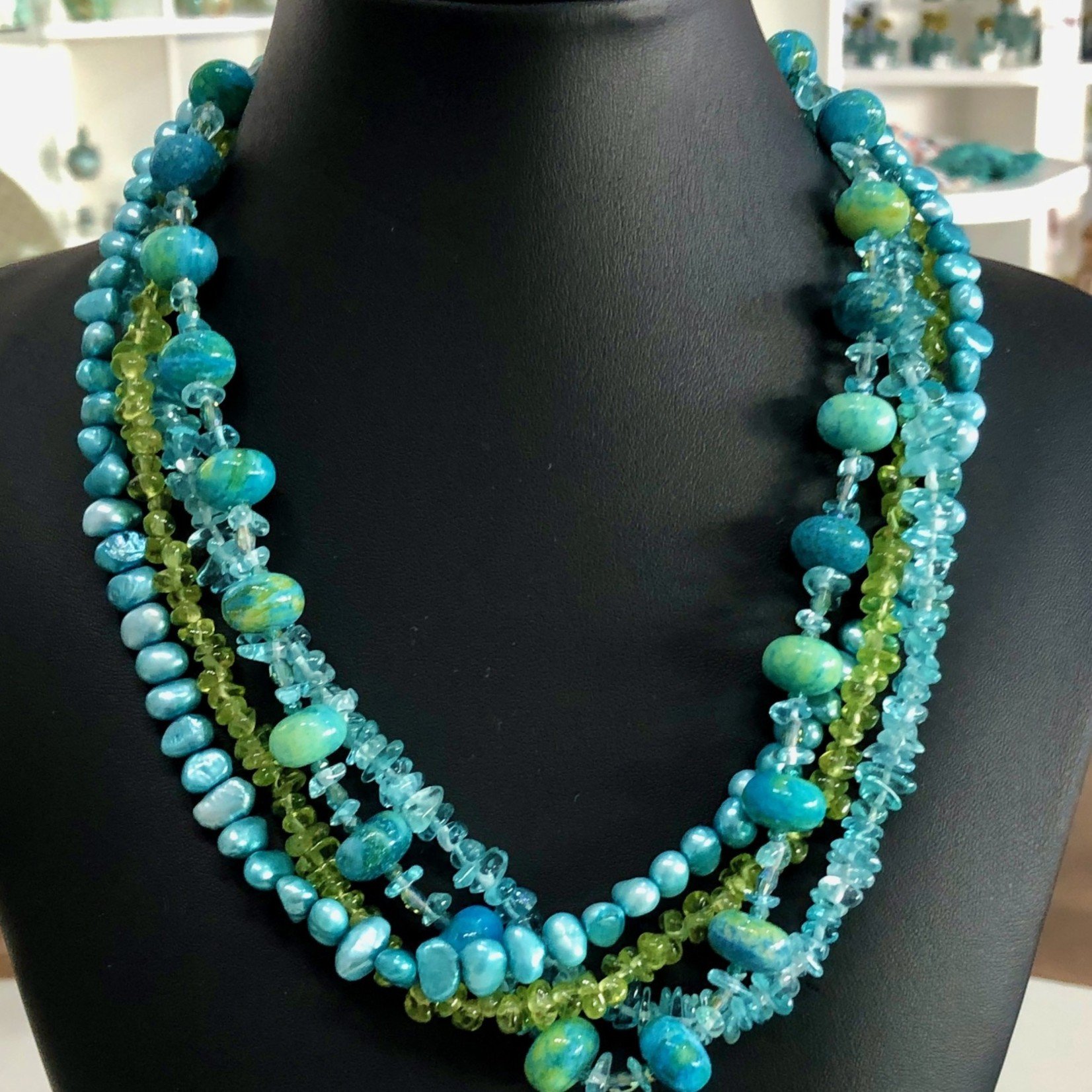 Rare Finds NECKLACE. Beaded, Aquamarine, Peridot, Blue Pearls, 18" RARE