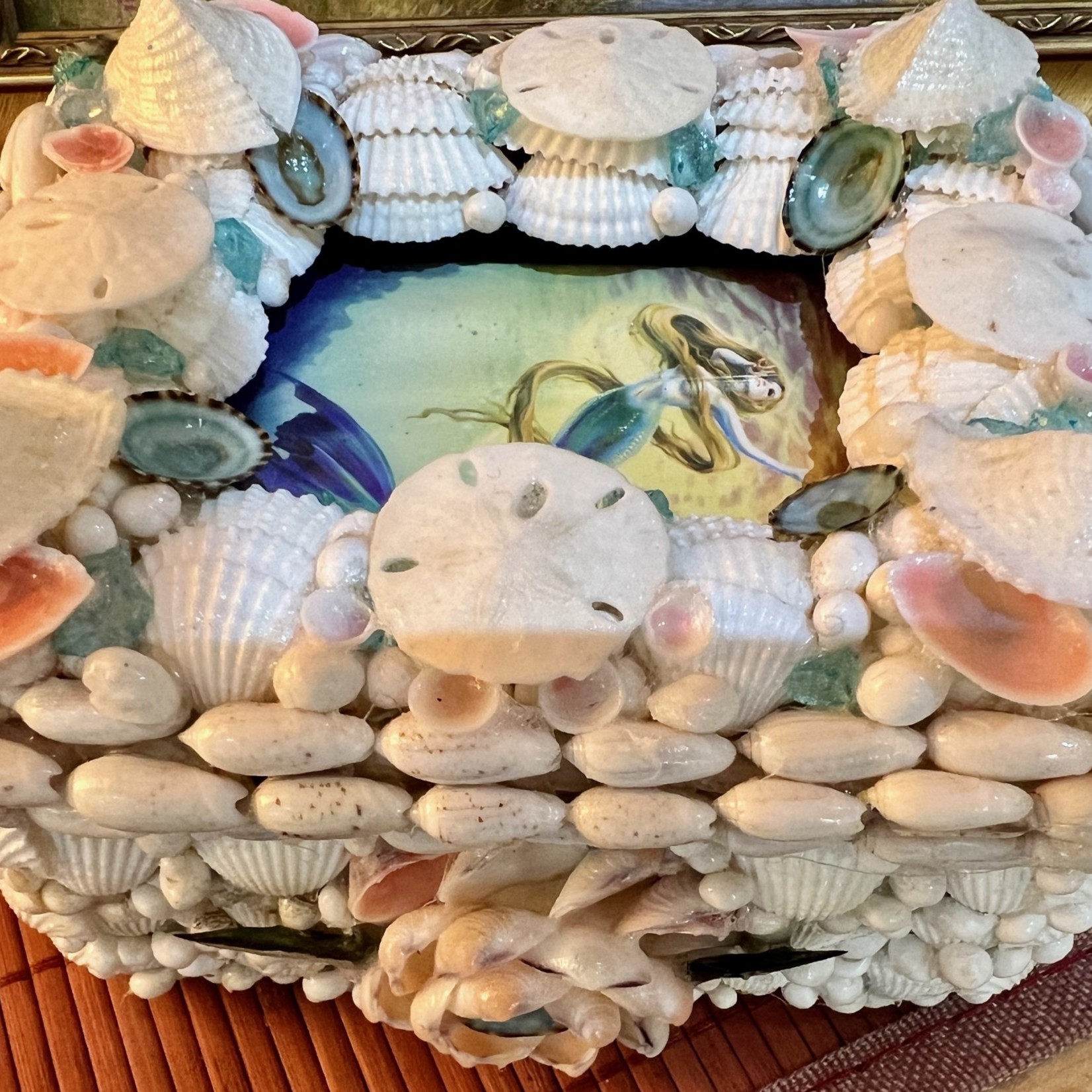 Bea Valiente "A Mermaid's Treasure" Seashell box, 6x5x3", BEA