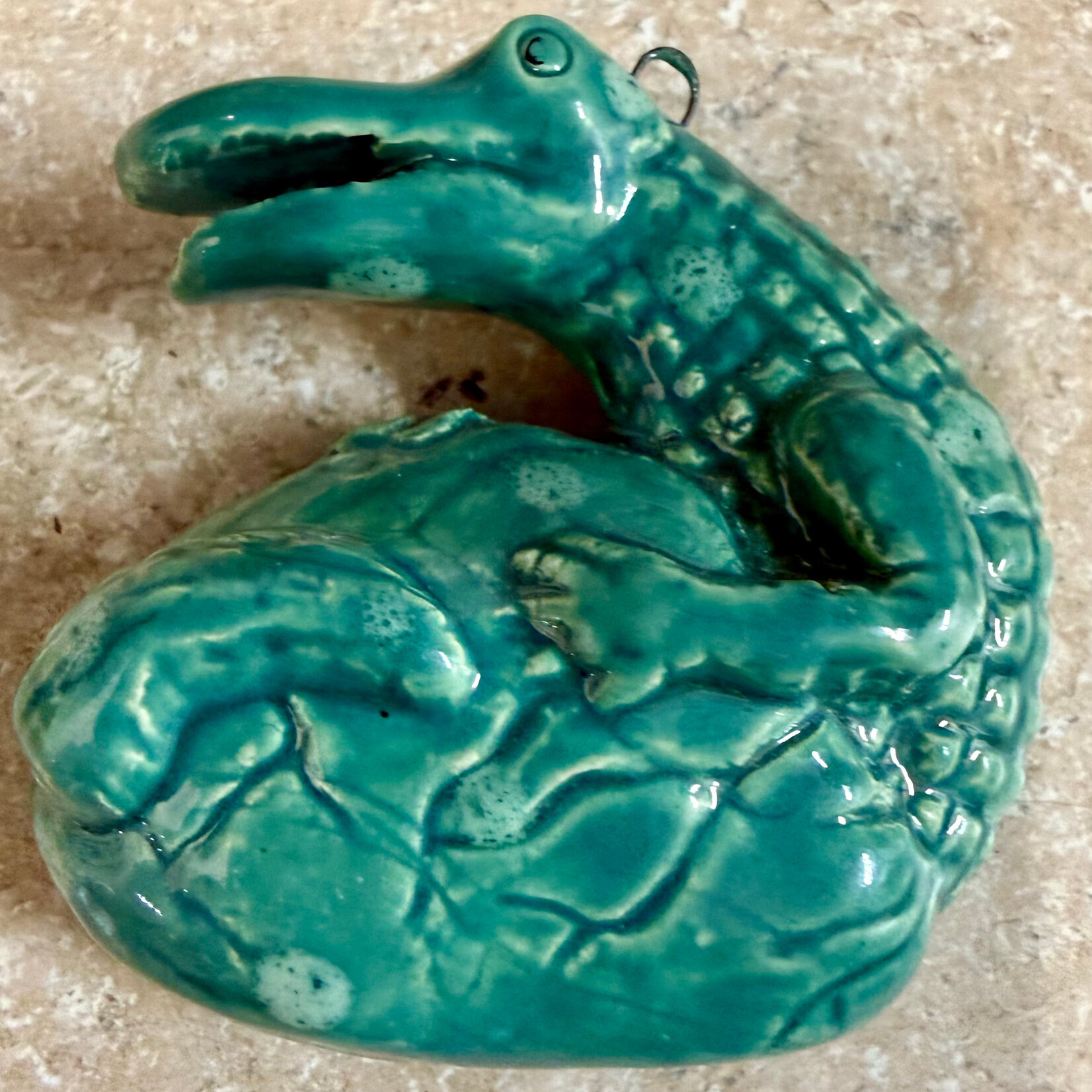 True Art ALLIGATOR w/egg, TRUA