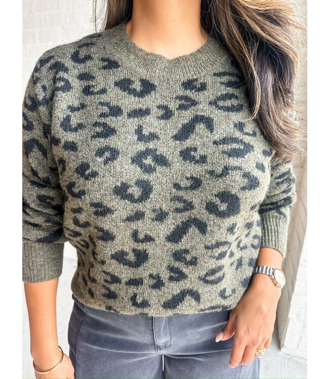 LEOPARD JAQUARD SWEATER