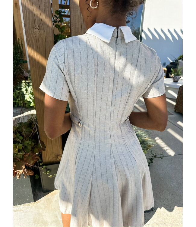 CONTRAST COLLAR DRESS