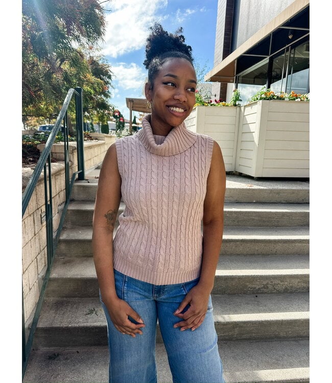 CHUNKY CABLE SWEATER