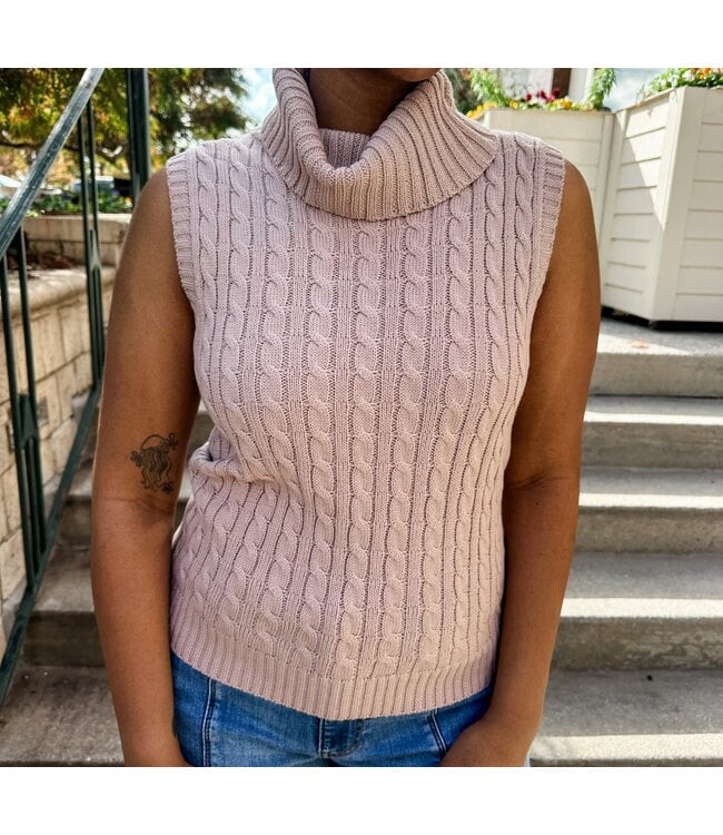 CHUNKY CABLE SWEATER