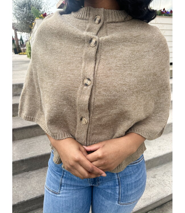 CAPE SWEATER