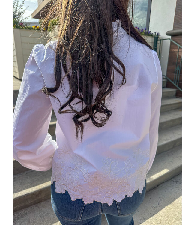 EMBROIDER SLEEVE BLOUSE