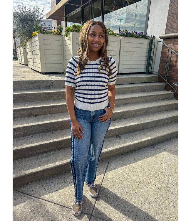 SCALLOP STRIPE SWEATER