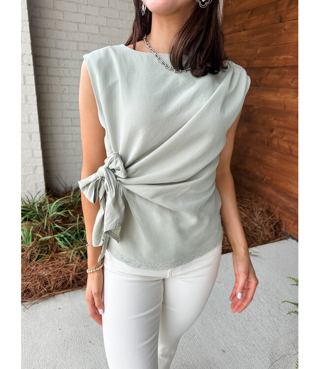 BOW DETAIL BOATNECK TOP