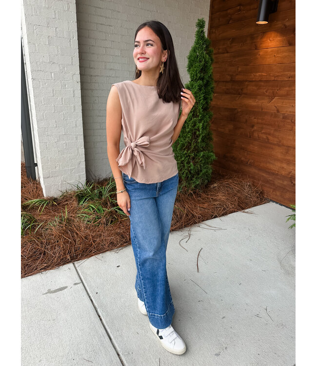 BOW DETAIL BOATNECK TOP