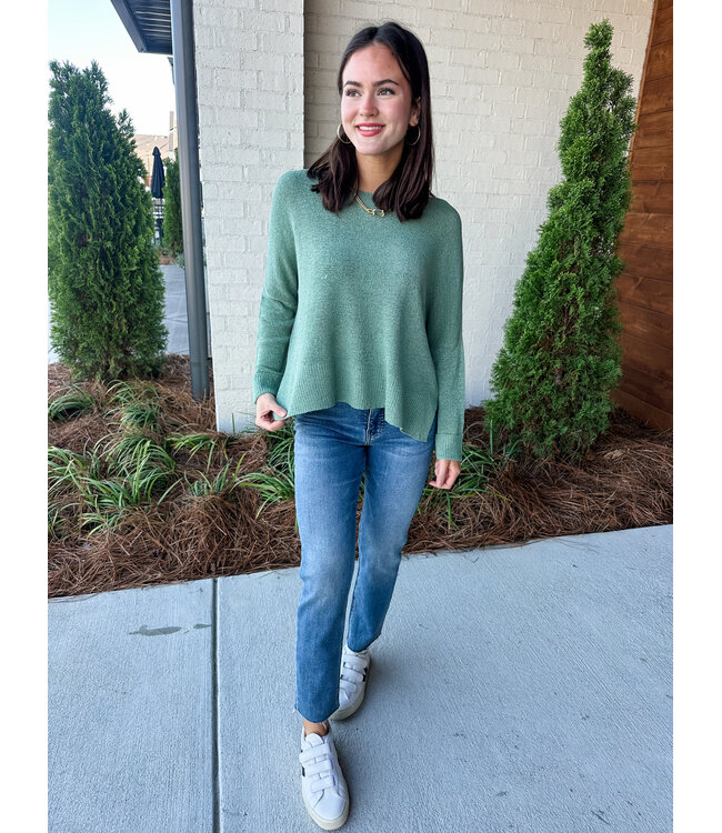 BREEZY SWEATER