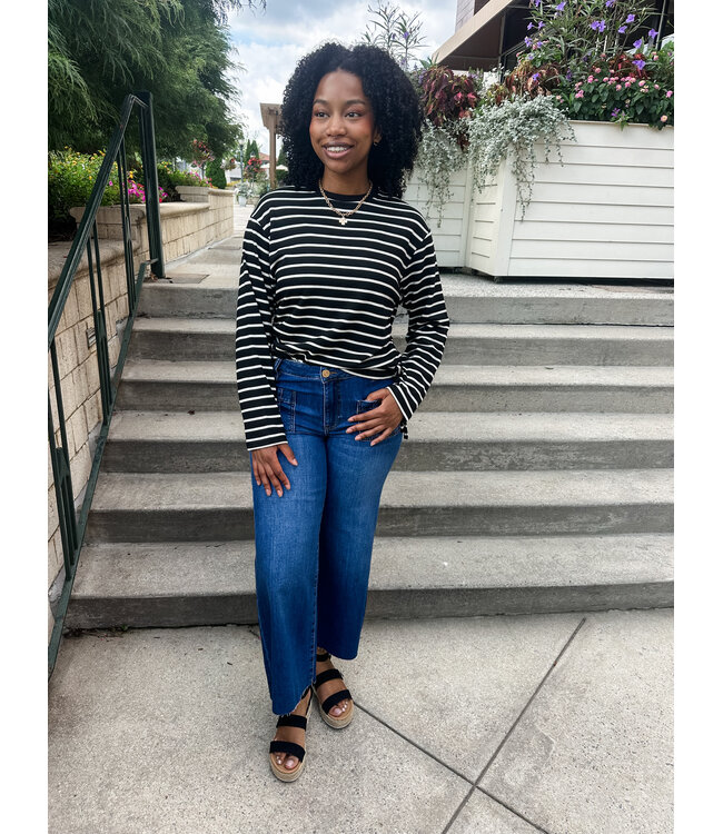 STRIPE SCRUNCH SWEATSHIRT