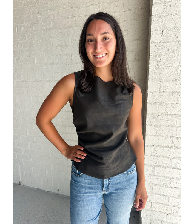 VEGAN SHELL TOP
