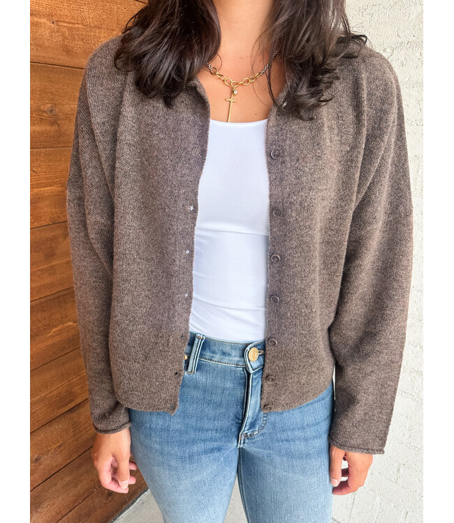 BUTTON CARDY SWEATER