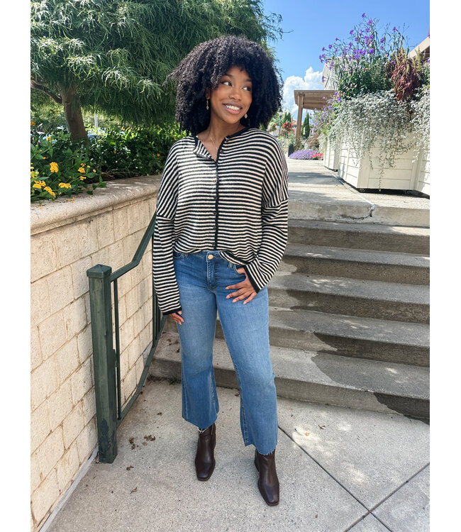 RAW EDGE KNIT TOP
