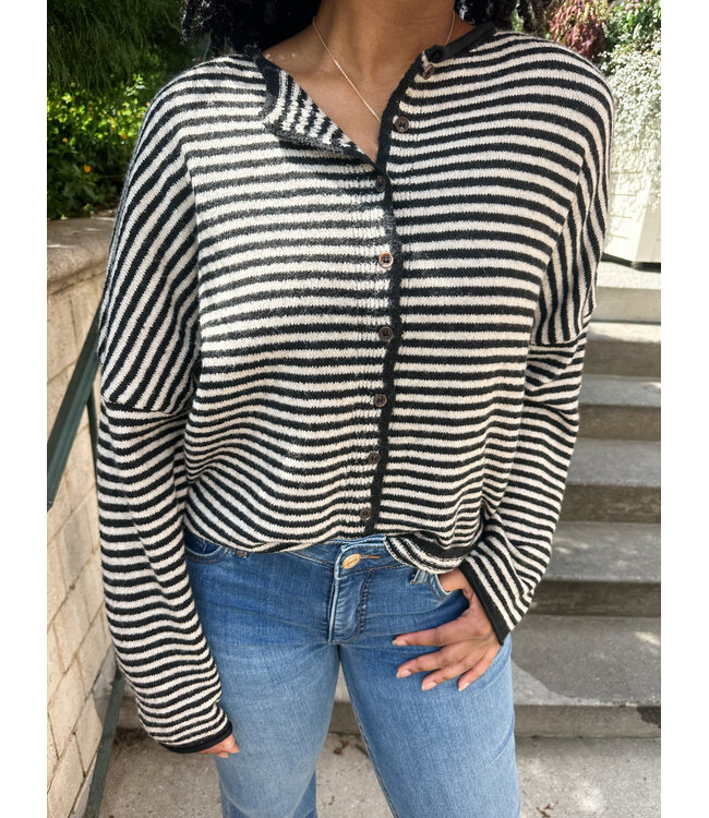 RAW EDGE KNIT TOP