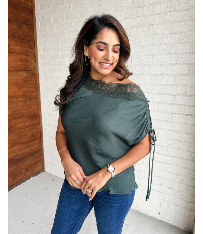 DIANA LACE TRIM BLOUSE