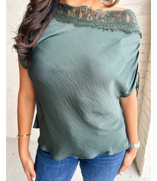 DIANA LACE TRIM BLOUSE
