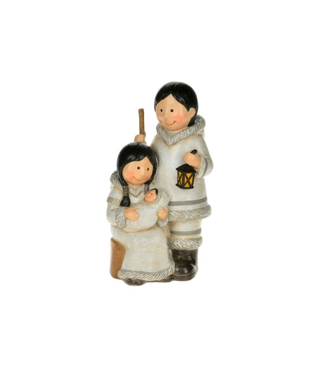 Childlike Inuit Nativity made of resin with beige tones