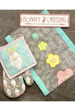 WS Home Decor Metal Bunny Crossing Sign