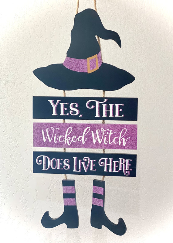 Youngs Home Decor Wicked Witch Does Live Here Hanging Sign