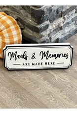 WS Home Decor 20"x8" Metal Meals & Memories Sign