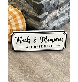 WS Home Decor 20"x8" Metal Meals & Memories Sign