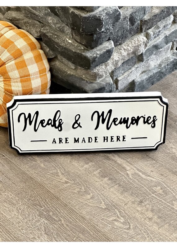 WS Home Decor 20"x8" Metal Meals & Memories Sign