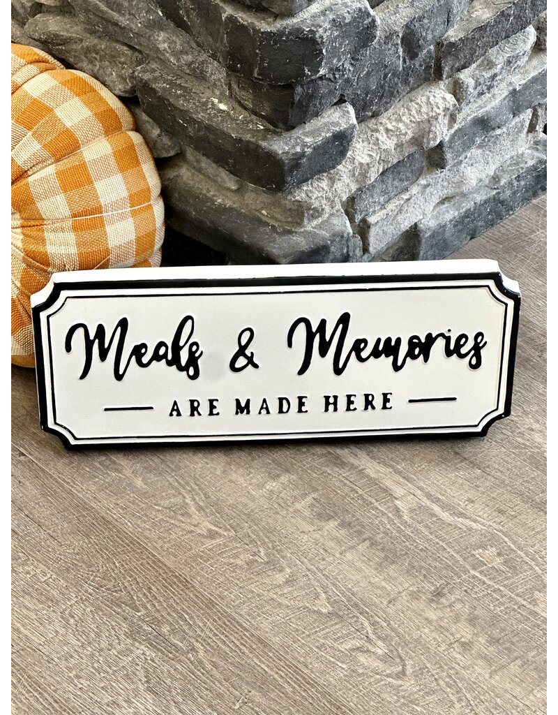 WS Home Decor 20"x8" Metal Meals & Memories Sign