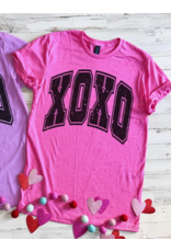 Gildan Pink XOXO Distressed Tee (S-2XL)