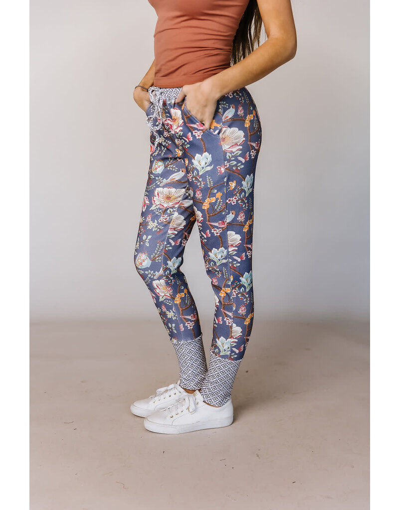 Ampersand Avenue - Floral Denim Joggers *Small Only* – Bunky & Marie's  Boutique