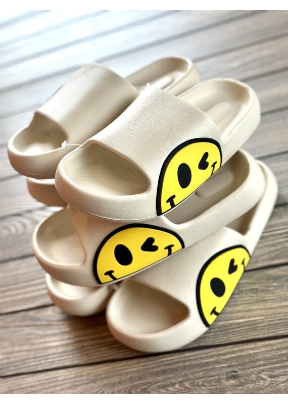 Space 46 Smiley Beach Sandals (5-10)