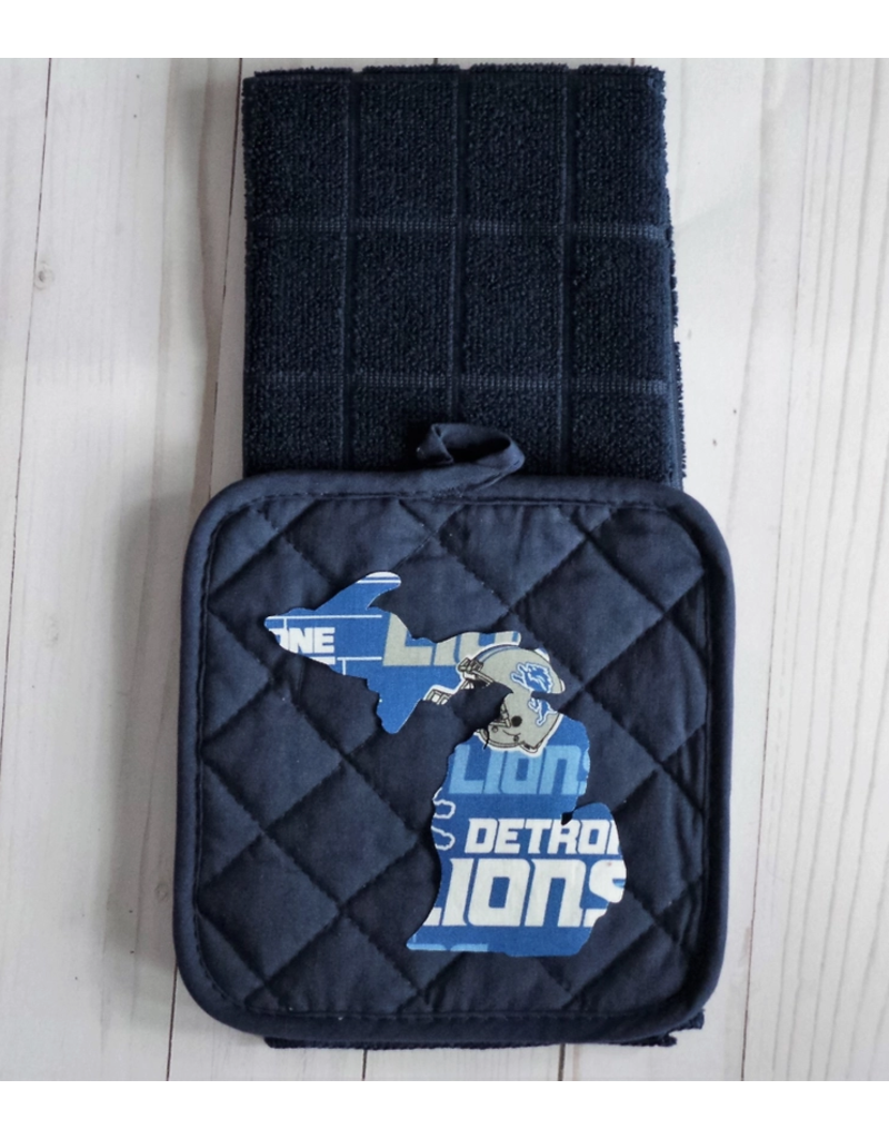 Plaid Spirit Potholder & Towel Kitchen Set