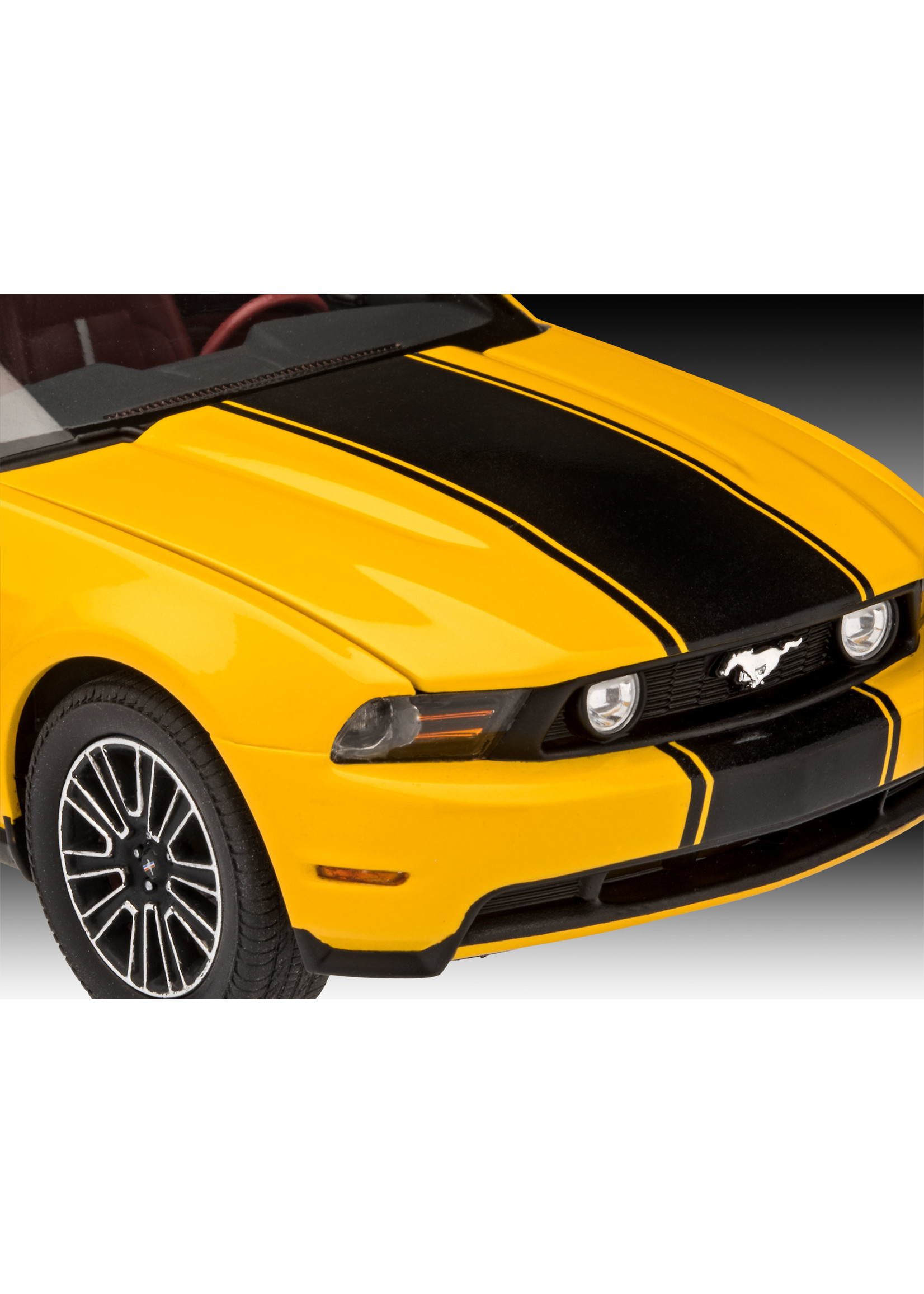 Revell of Germany 07046 - 1/25 2010 Ford Mustang GT