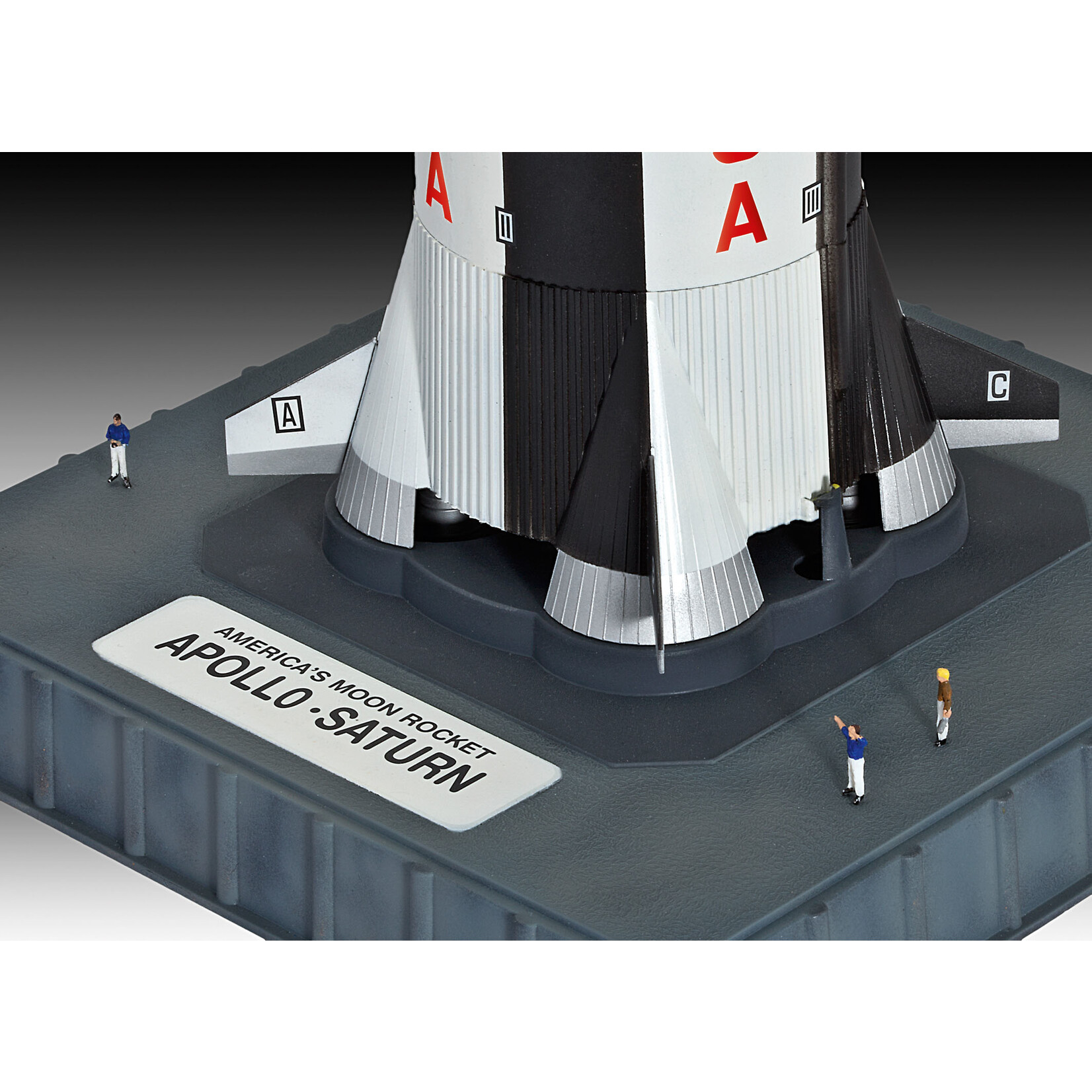 Revell of Germany 04909 - 1/144 Saturn V Rocket