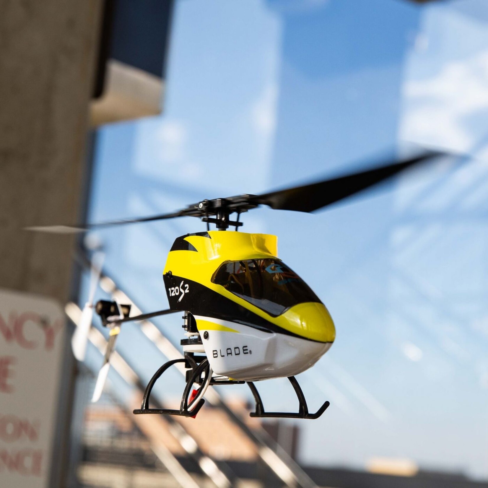 Blade 1100 - 120 S2 RTF with SAFE Technology