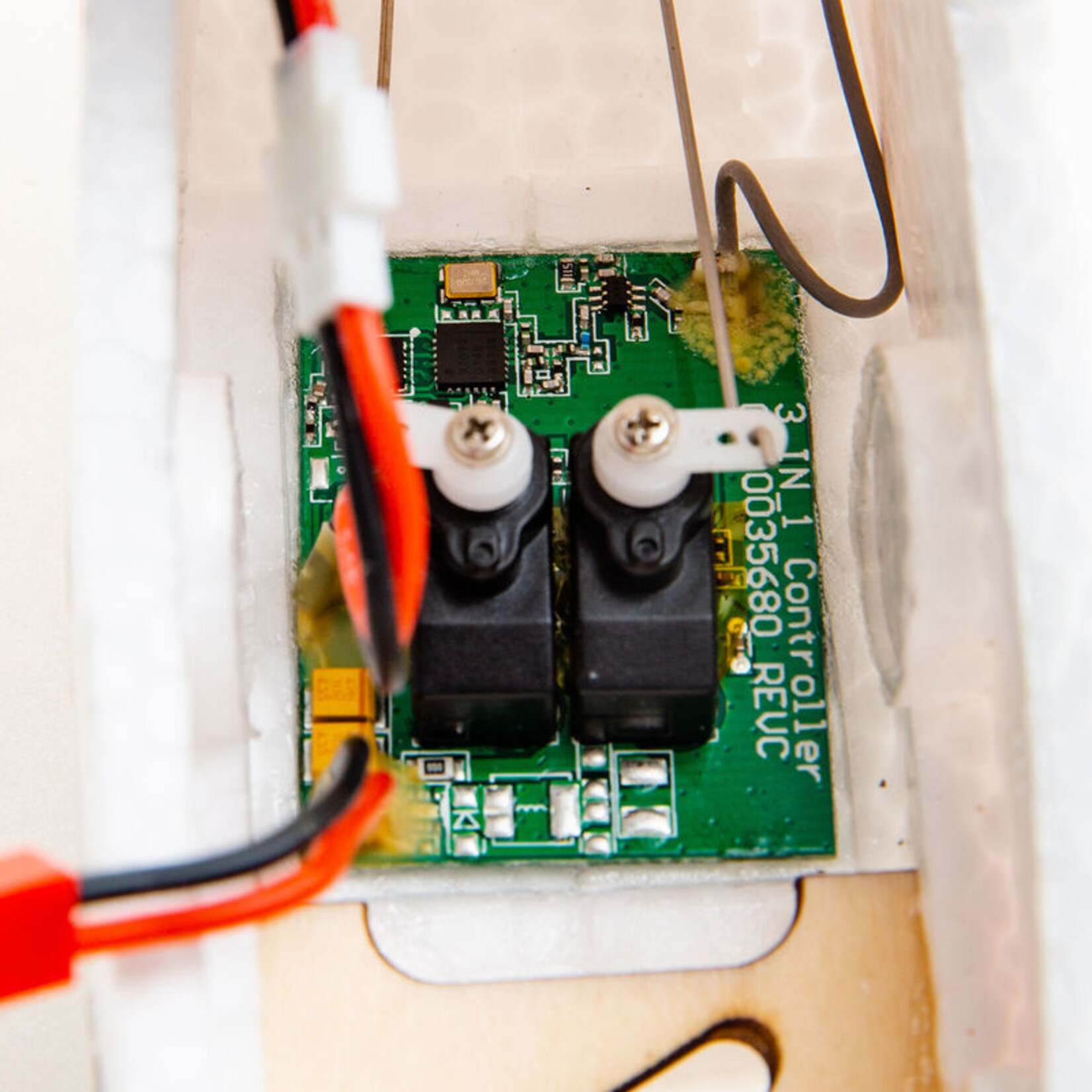 HobbyZone HBZ5700 - Mini AeroScout RTF