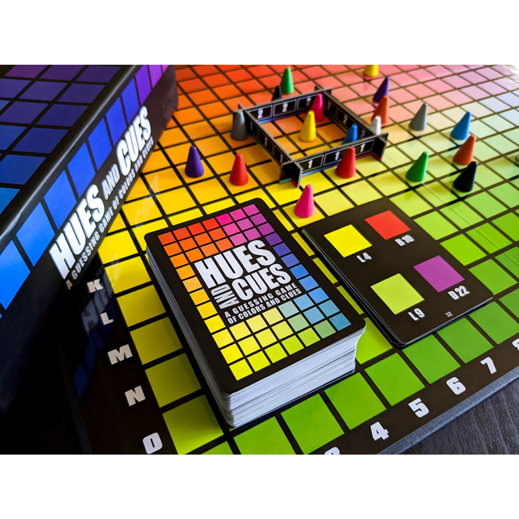 USAopoly Hues and Cues