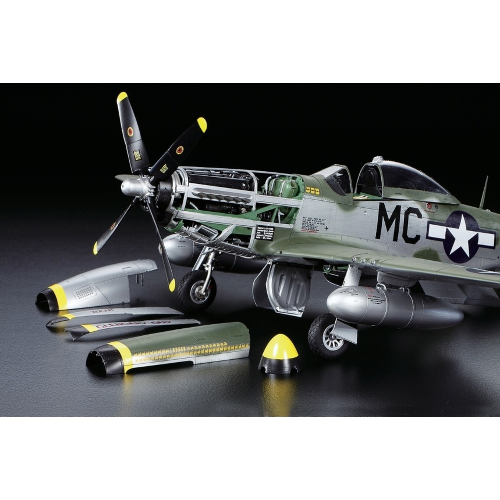 Tamiya 60322 - 1/32 North American P-51D Mustang