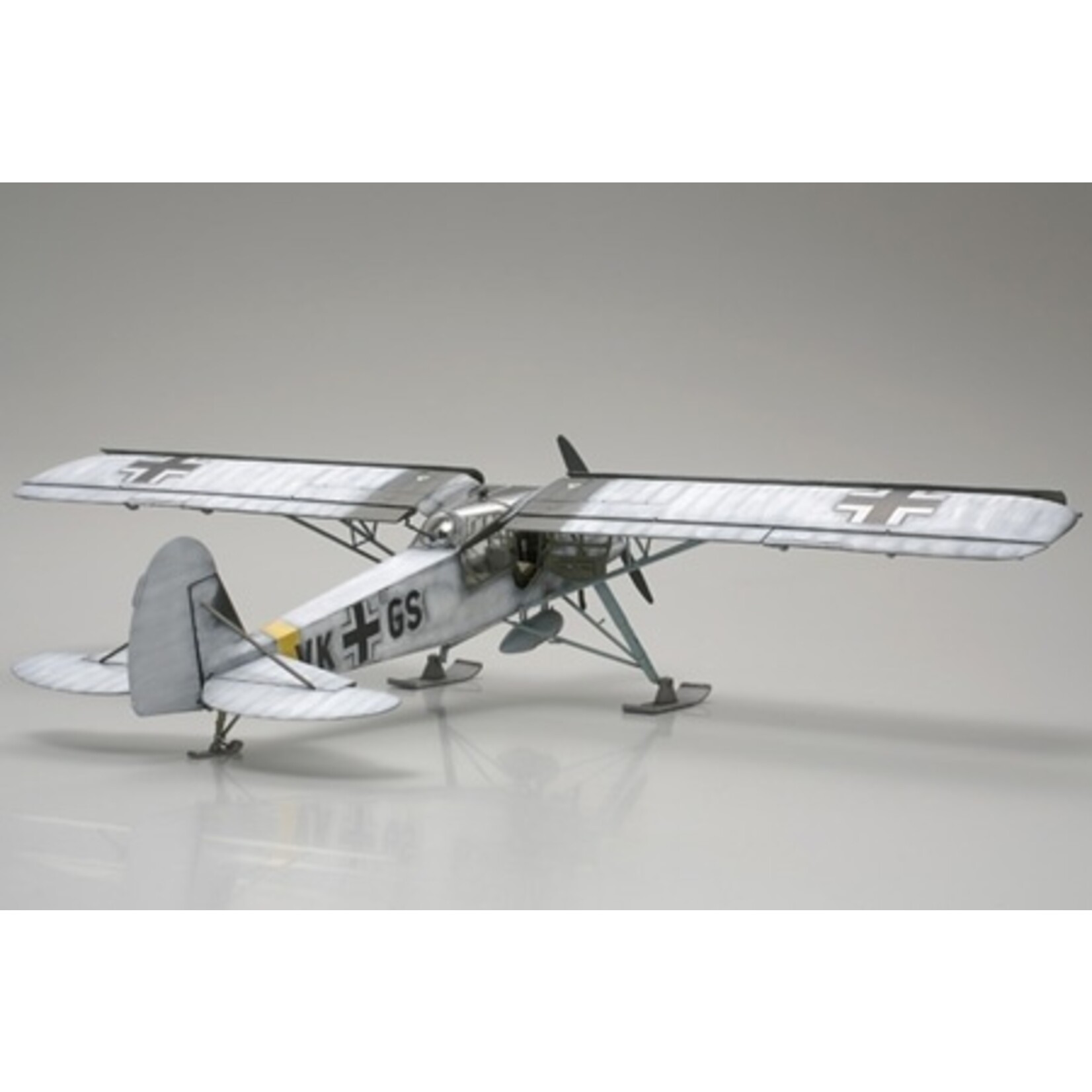 Tamiya 61100 - 1/48 Fieseler Fi156C Storch