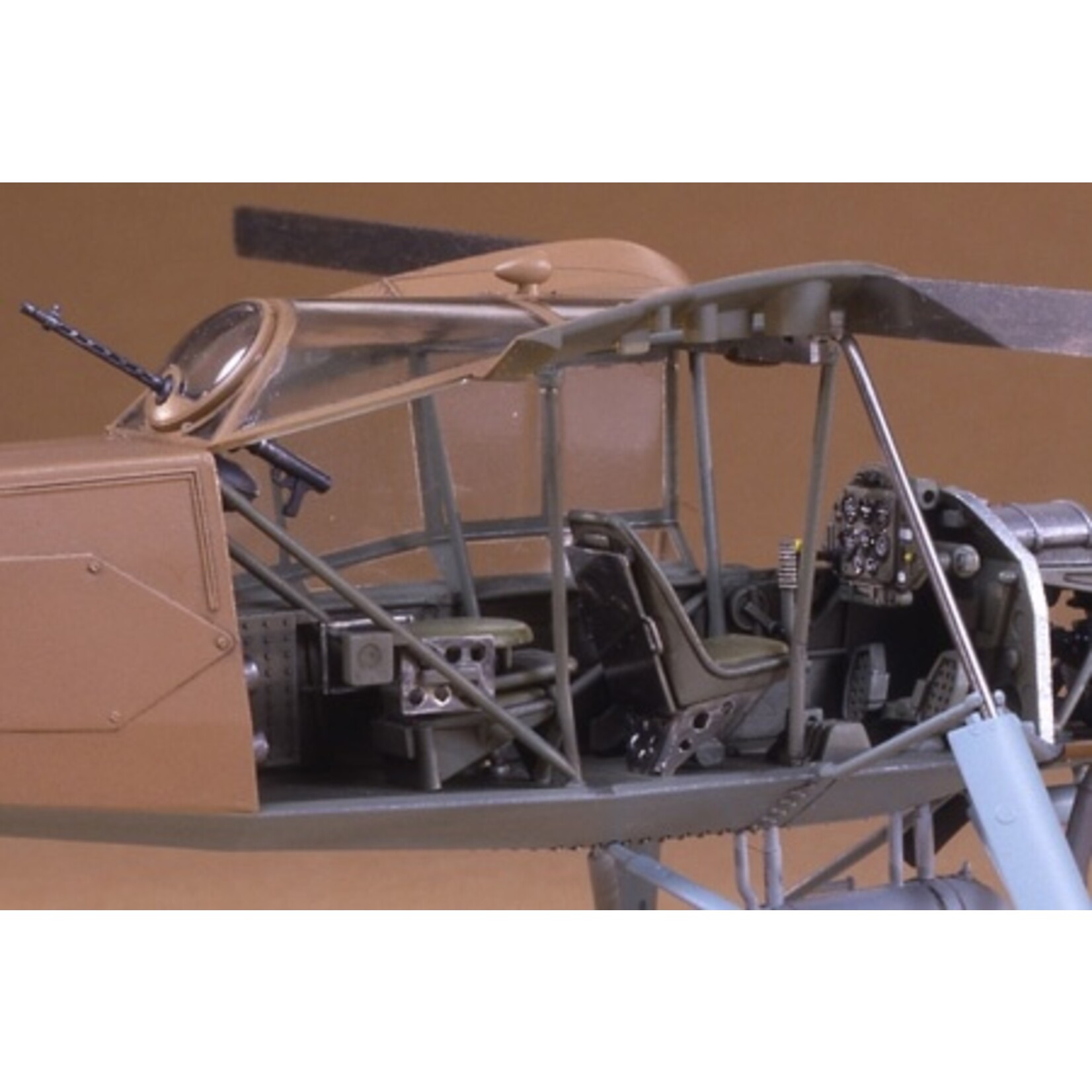 Tamiya 61100 - 1/48 Fieseler Fi156C Storch