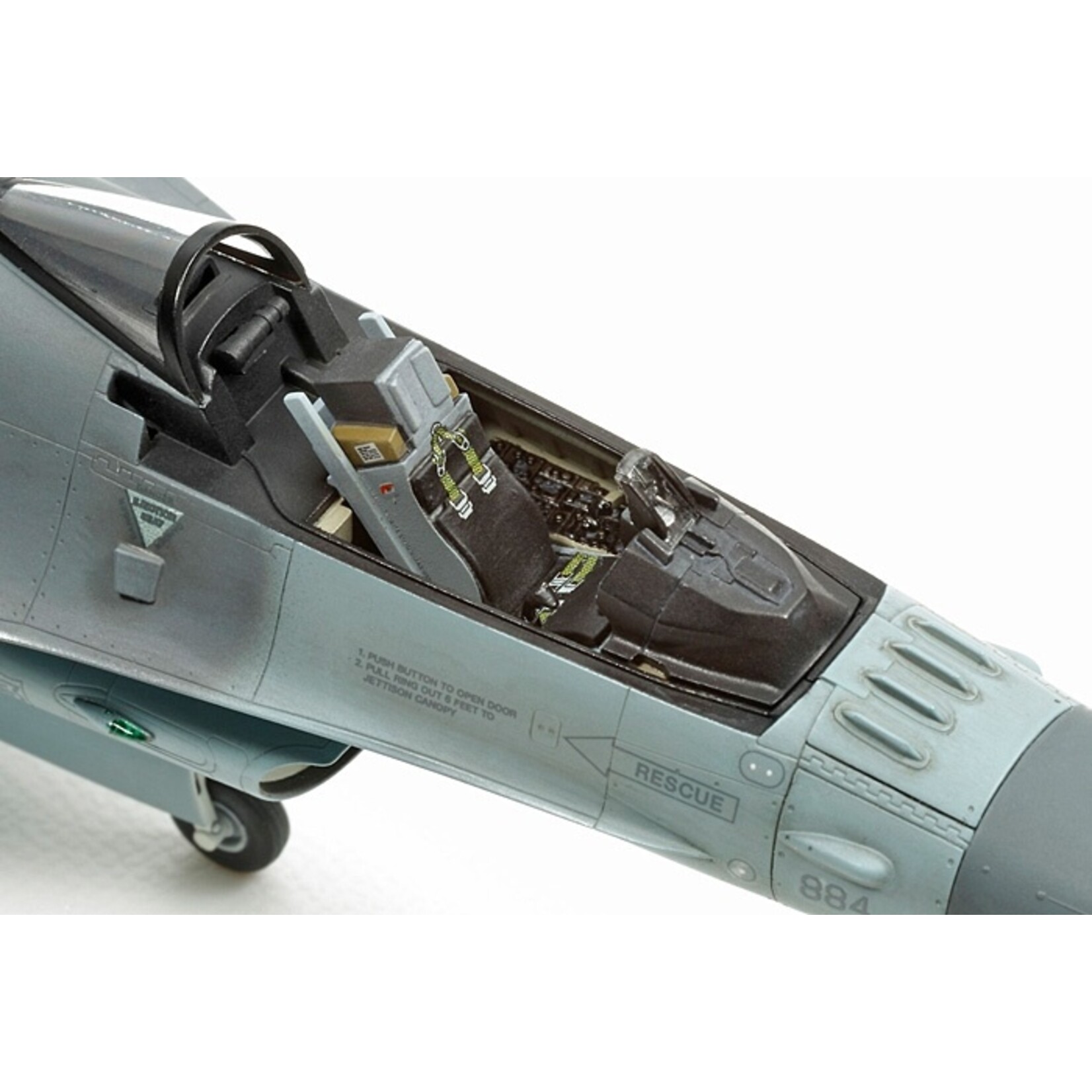 Tamiya 60786 - 1/72 Lockheed Martin F-16 Fighting Falcon