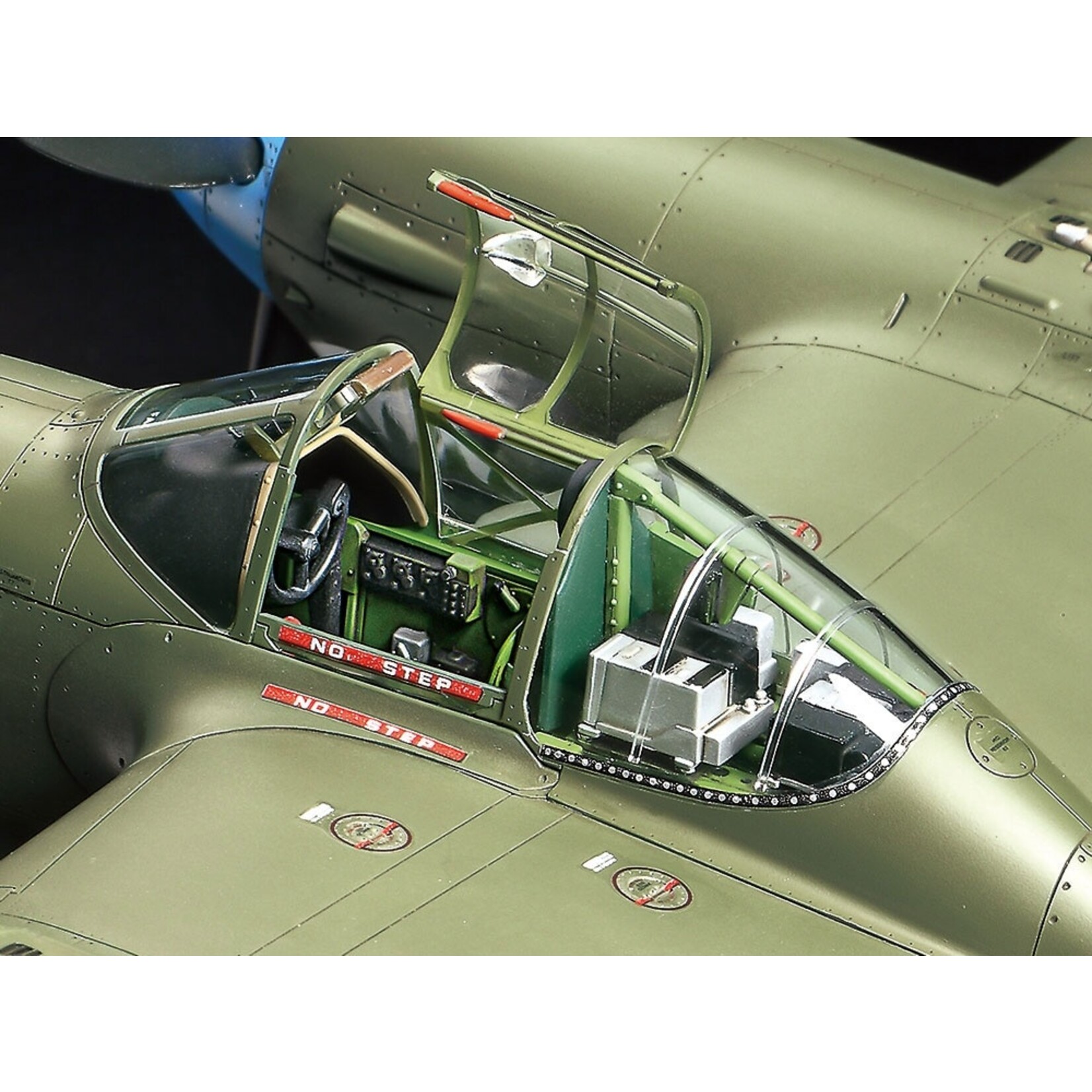 Tamiya 61120 - 1/48 Lockheed P-38 F/G Lightning