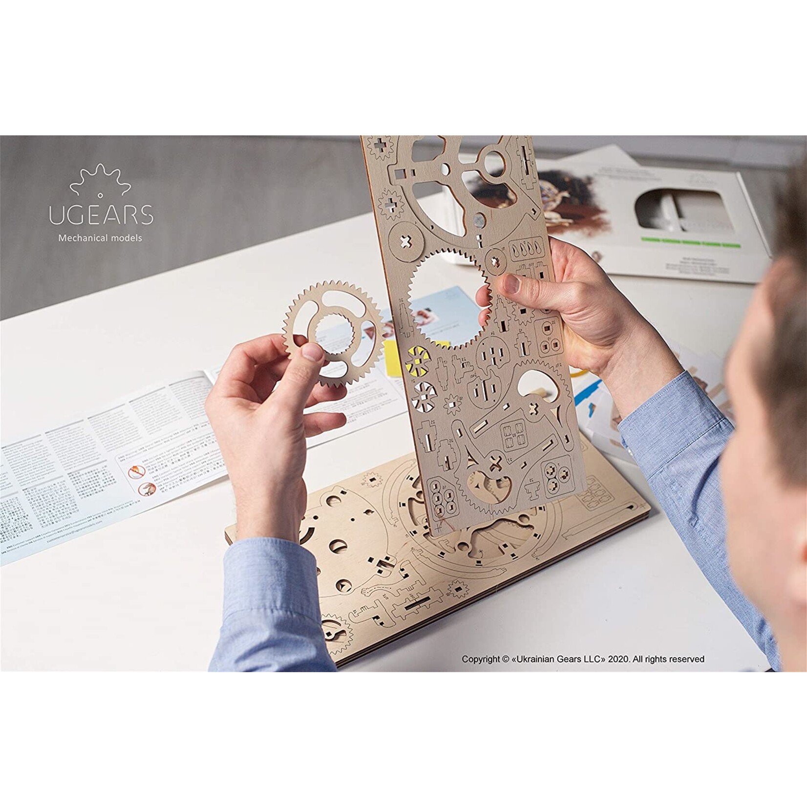 UGears Globus