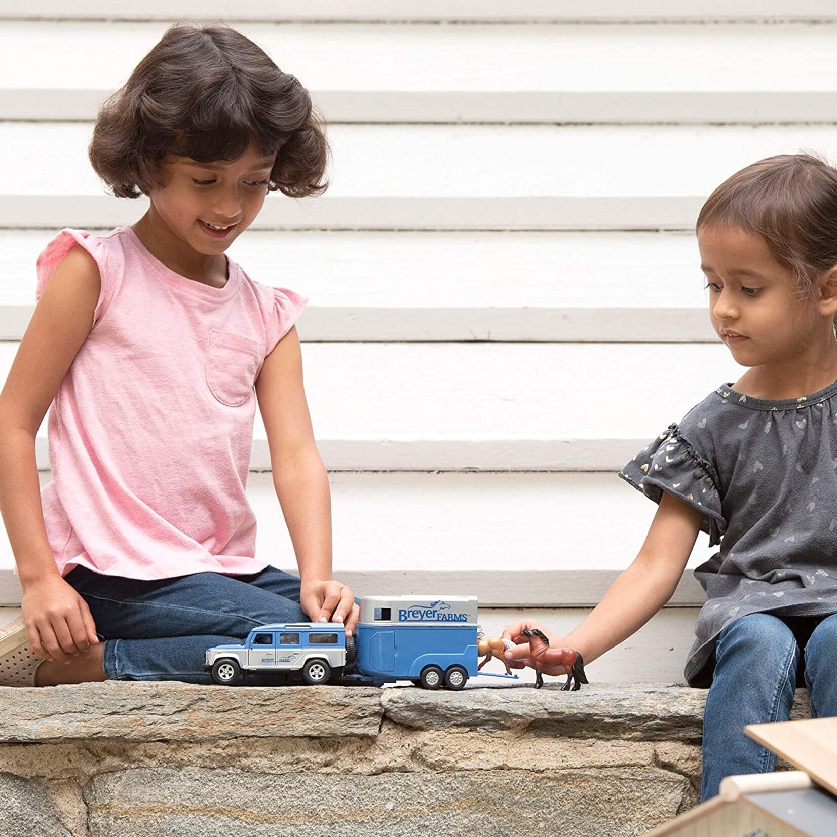 Breyer Land Rover & Tag-a-Long Trailer