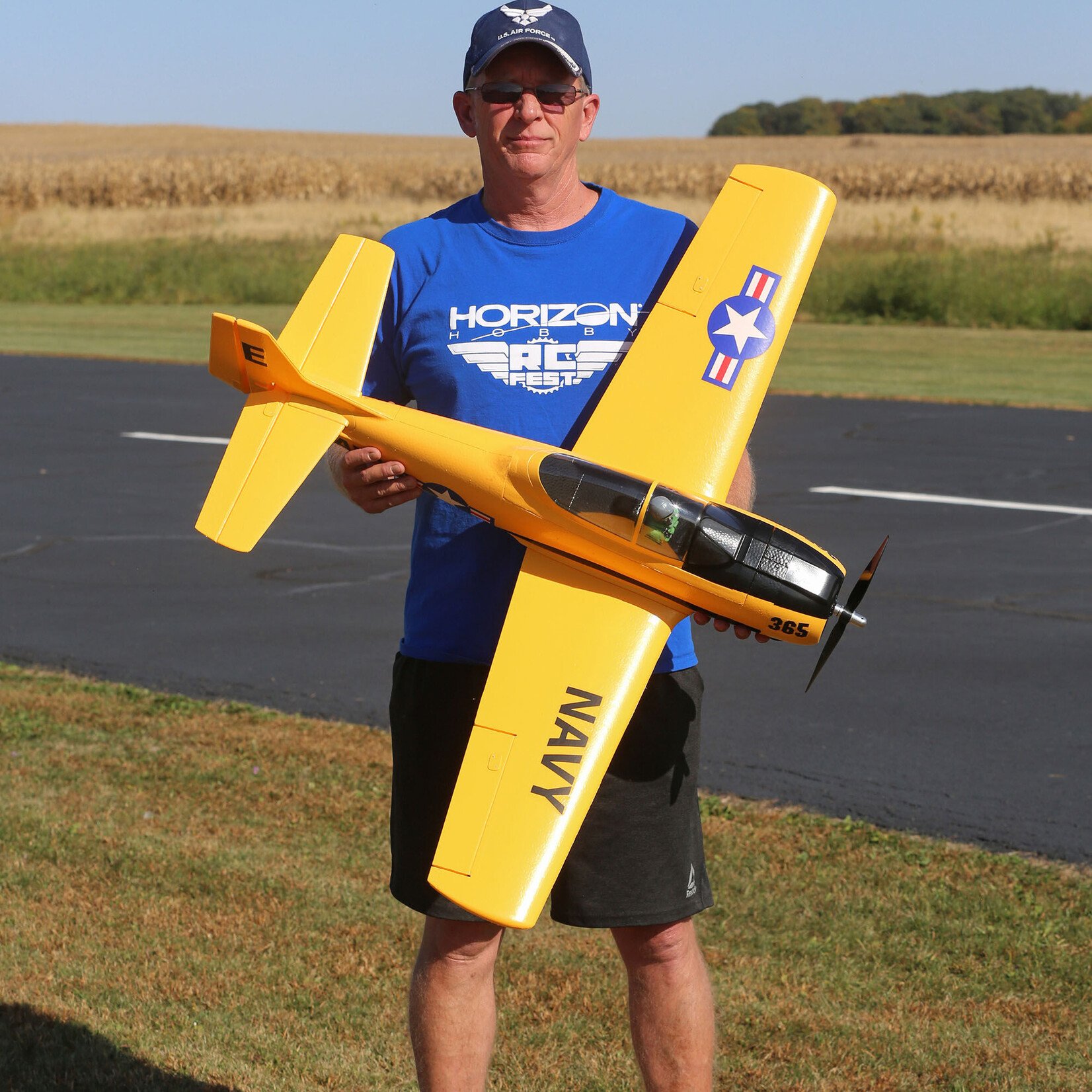 E-flite EFL08250 - T-28 Trojan 1.1m BNF Basic with AS3X and SAFE Select