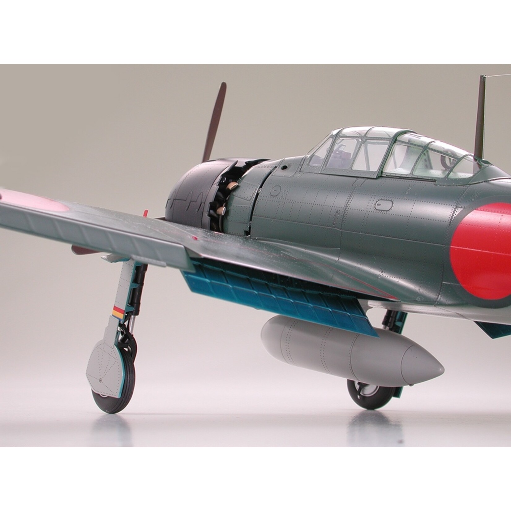 Tamiya 60318 - 1/32 Mitsubishi A6M5 Zero - Hub Hobby